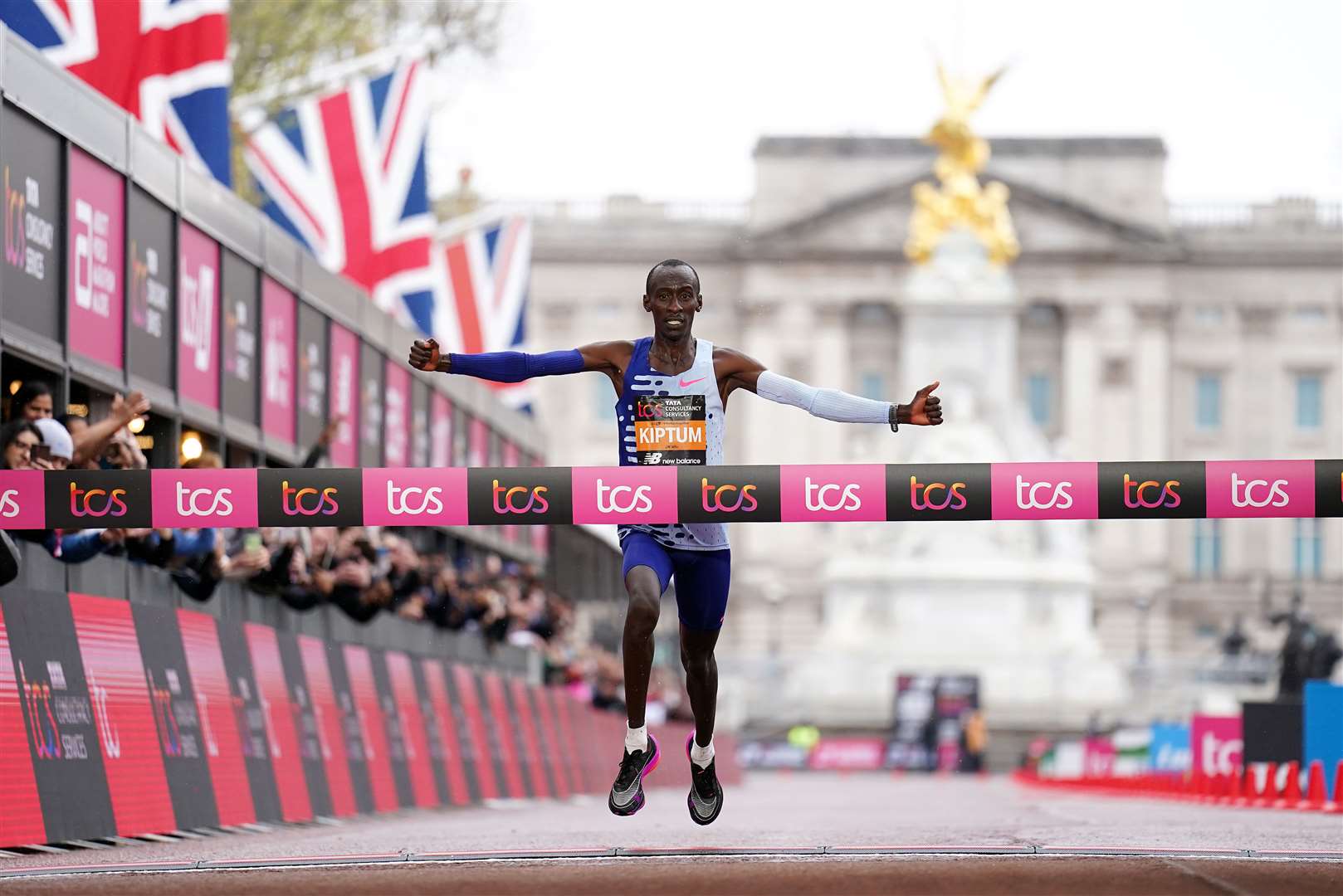 Kelvin Kiptum set a new London Marathon record in 2023 (John Walton/PA)